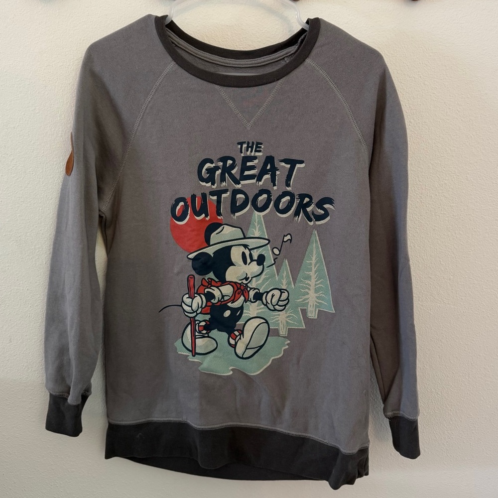 Mickey outdoors sweater